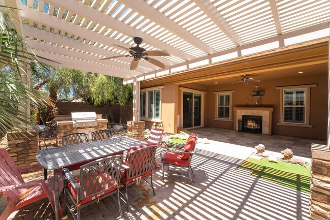 Building Photo - Elegant model home at Club Madeira!