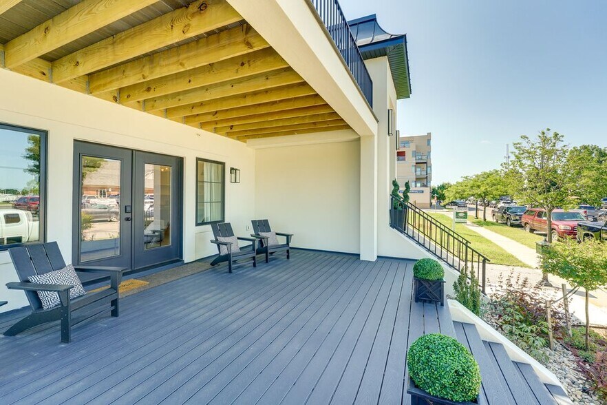 Front porch - 411 S Rath Ave