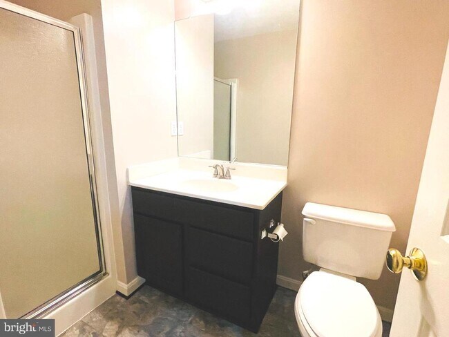 Building Photo - 9 Scarlet Oak Cir