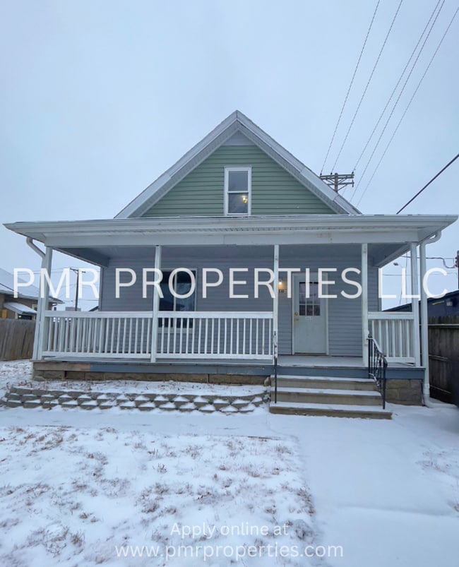 Primary Photo - 4 Bedrooms/1 Bathroom House
