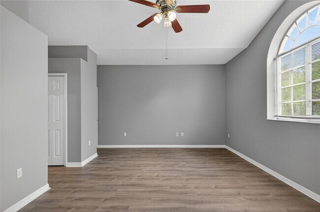 Building Photo - 4210 Harbor Lake Dr