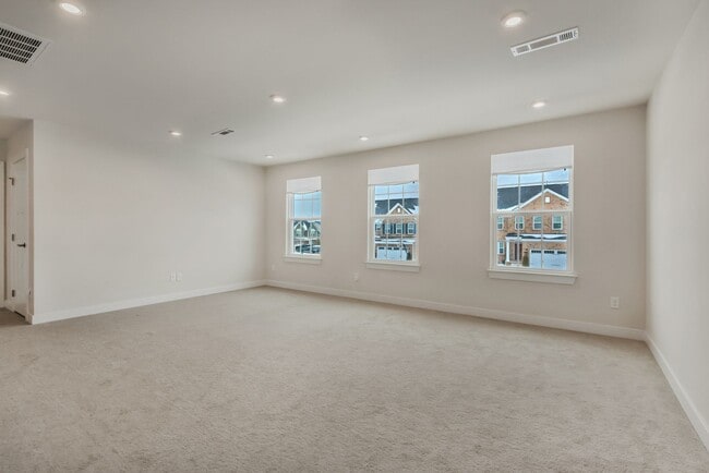 Building Photo - 302 Finnegan Ct