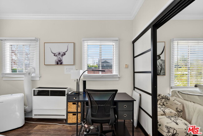 Building Photo - 5919 Lexington Ave