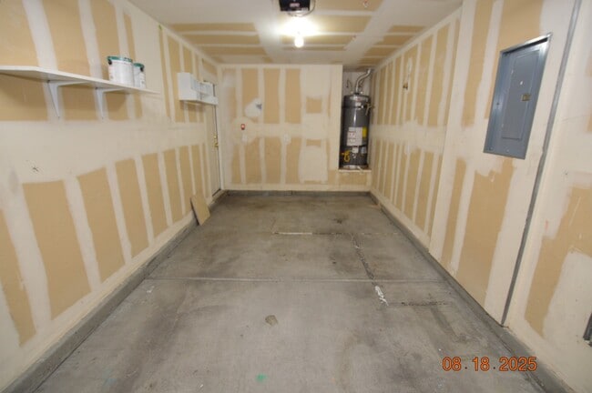 Building Photo - 1259 S Sweet Orange St