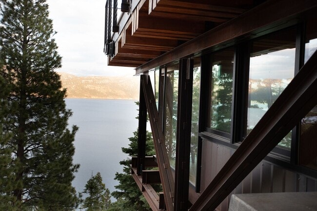 Building Photo - Architectural gem