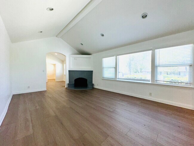 Building Photo - 5148 Otis Ave