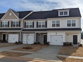 Building Photo - 3 Bedroom Townhome Sherrill's Ford- Free Month of Rent with Signed 18-Month Lease
