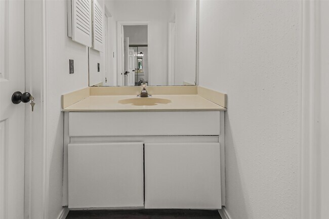 Building Photo - 8888 Benning Dr