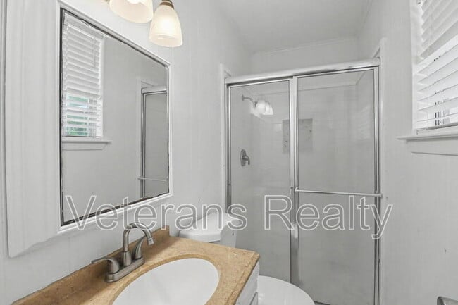 Building Photo - 111 Valentine Dr