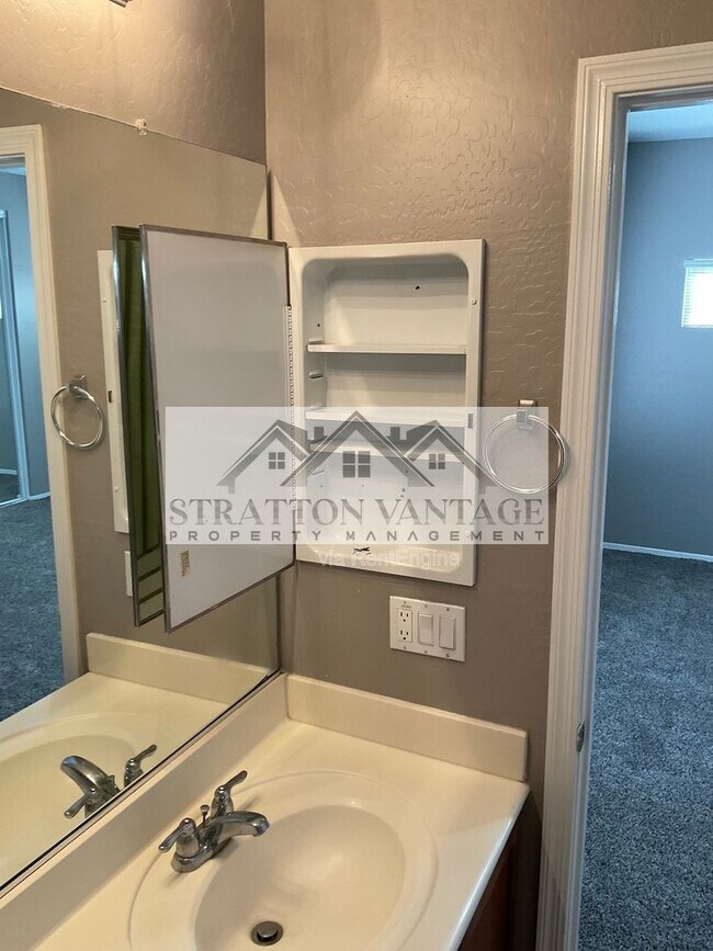 Building Photo - 5437 W Maldonado Rd