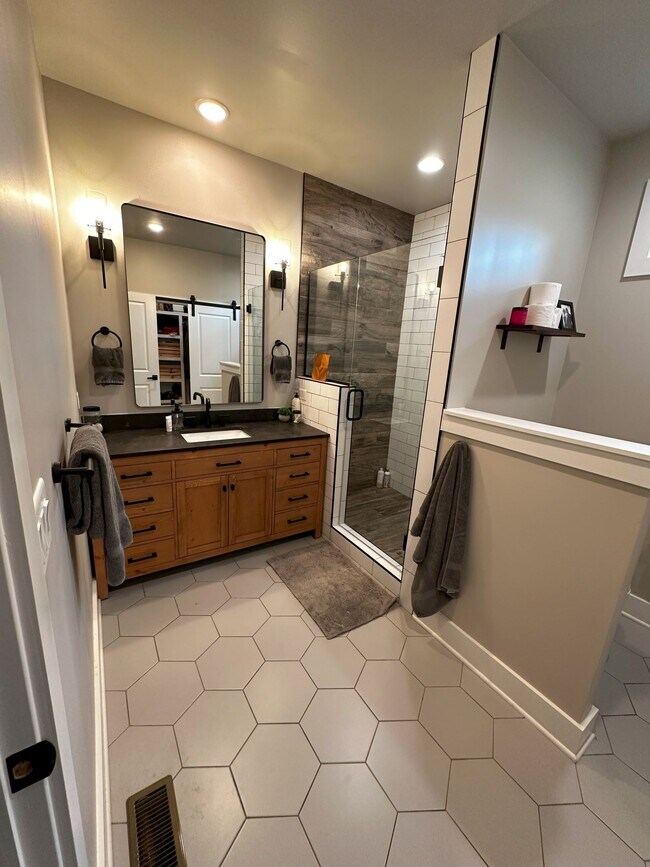 Primary Bath - 1198 8th St