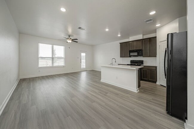 Building Photo - Where Style Meets Comfort: Elevate Your Li...