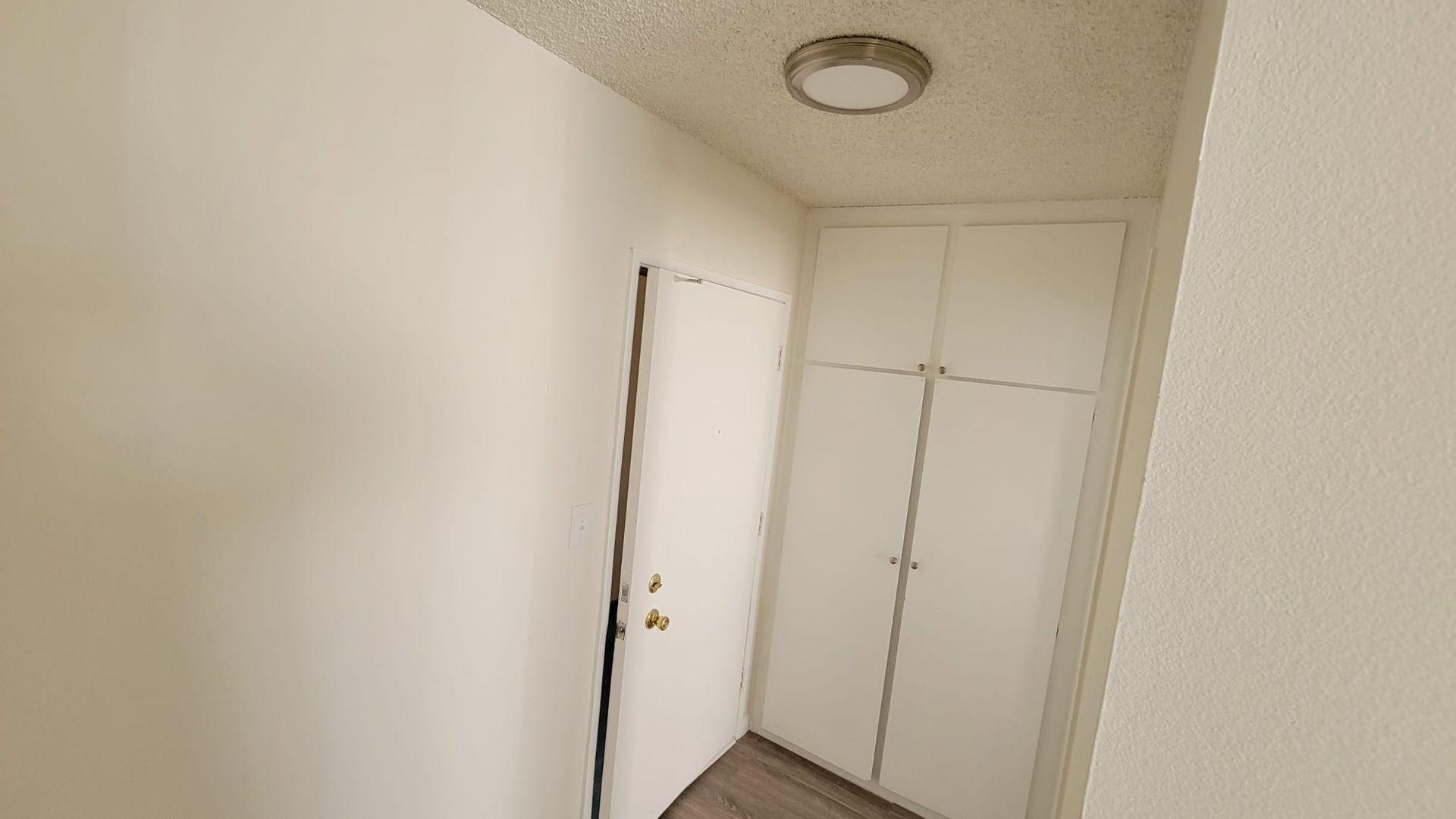 Building Photo - 5461 Kester Ave