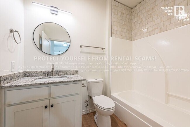 Building Photo - 1115 N Leverett Ave