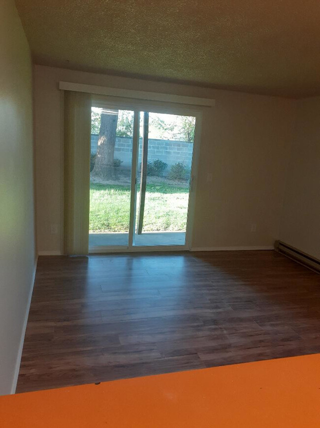 Building Photo - Kane Meadows Apartments