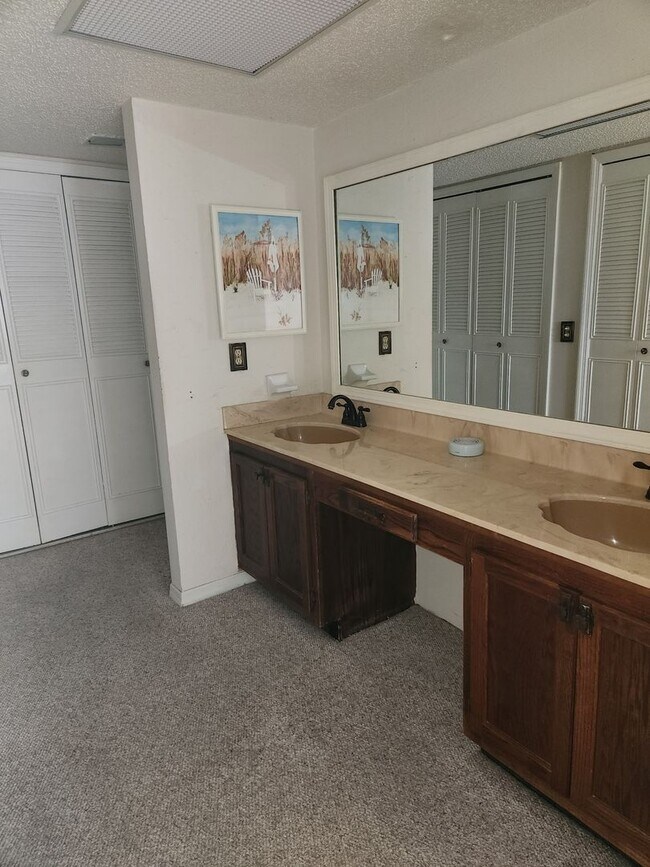 Building Photo - 3/2 Condo In +55 Community Leesburg