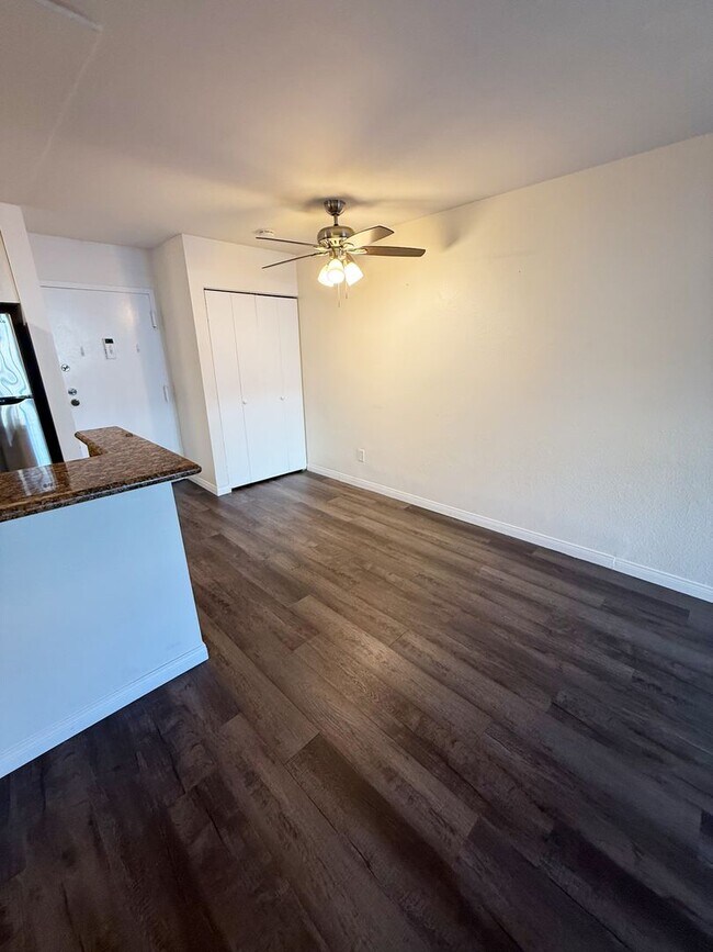 Building Photo - Charming Upgraded 1 Bed/1 Bath Condo at Mission Verde!