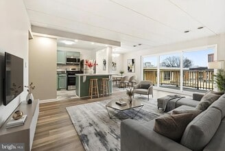 Building Photo - 2648 Redcoat Dr