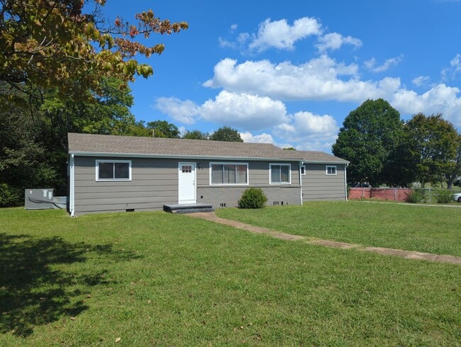Primary Photo - Spacious Rossville House