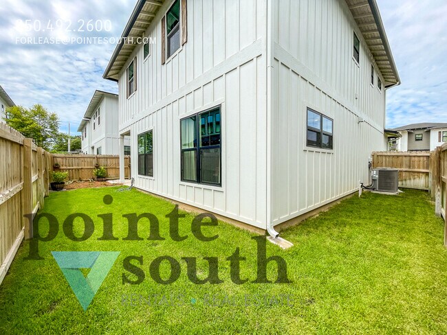 Building Photo - 13805 Red Drum Ct