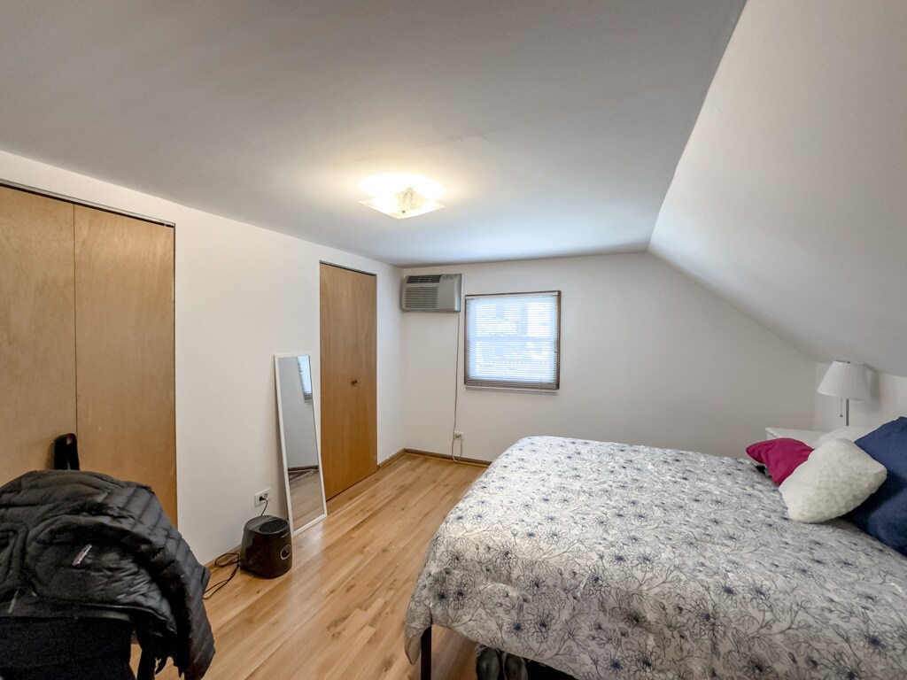 Building Photo - 1414 W Henderson St