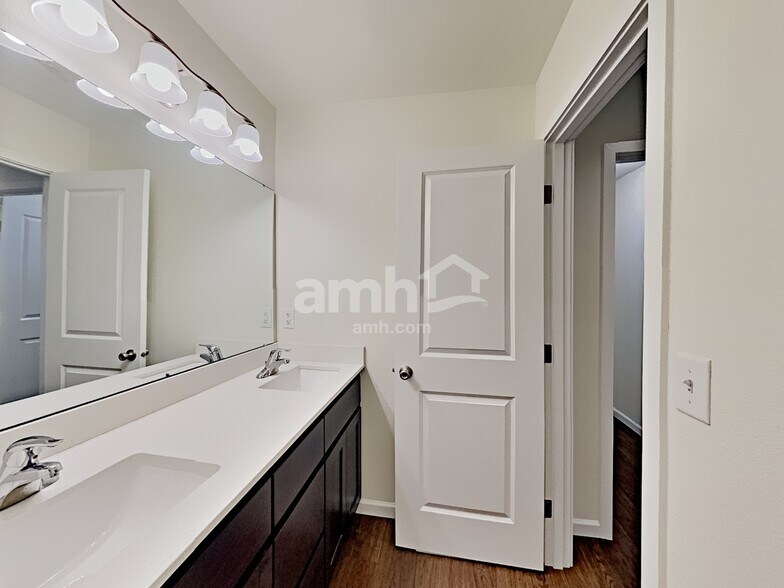 Building Photo - 1950 NW 23rd St