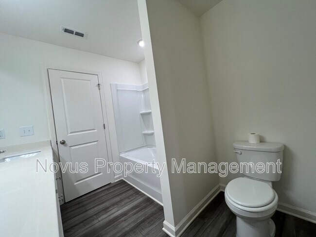Building Photo - 62 Colbury St