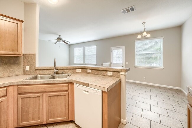Building Photo - 2515 Allred Dr
