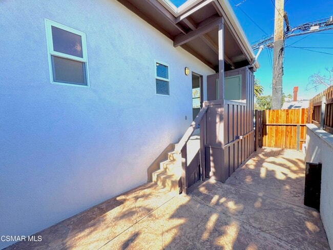 Building Photo - 1919 Colonia Pl