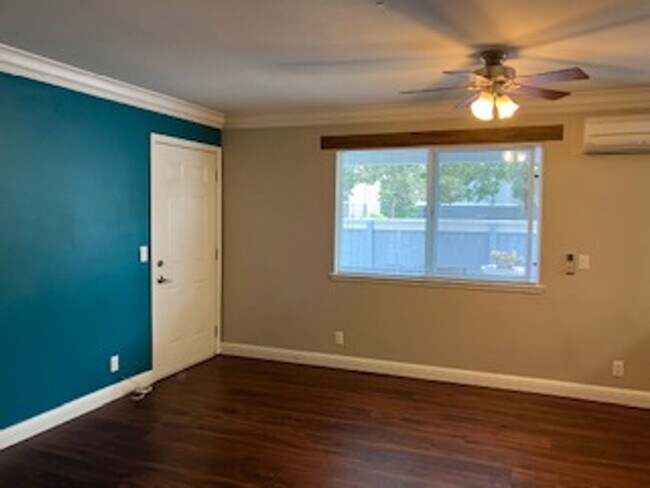 Building Photo - Charming 2 Bedroom, 2 Bathroom Condo in Sa...