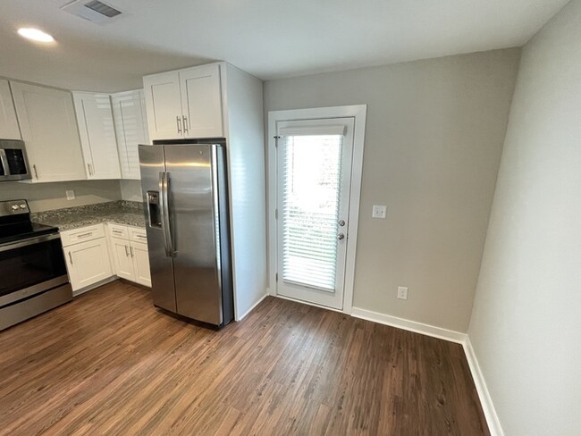 Building Photo - Hadley Village townhome with 2 bedrooms, e...