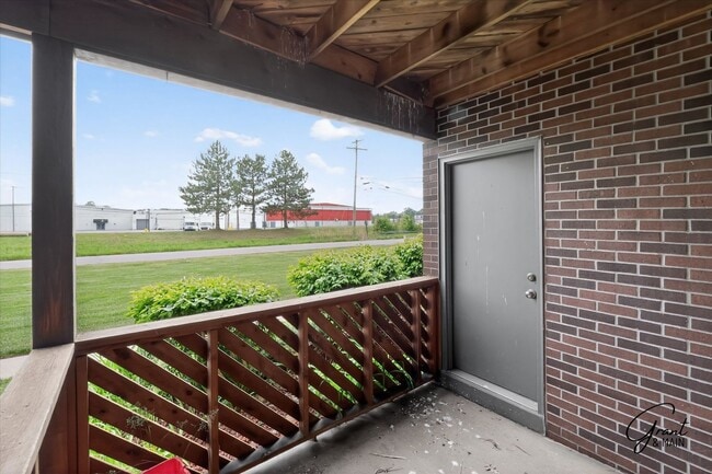 Building Photo - $1395 2 bedroom ground floor condo