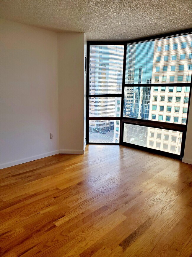 Building Photo - 1625 Larimer St