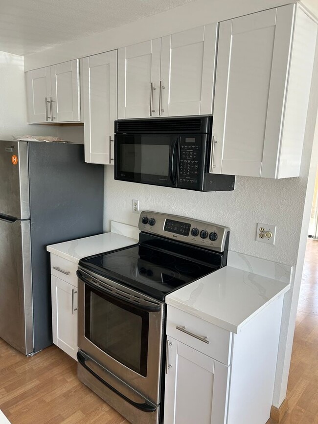 Building Photo - Welcome to Valley Crest Condos!