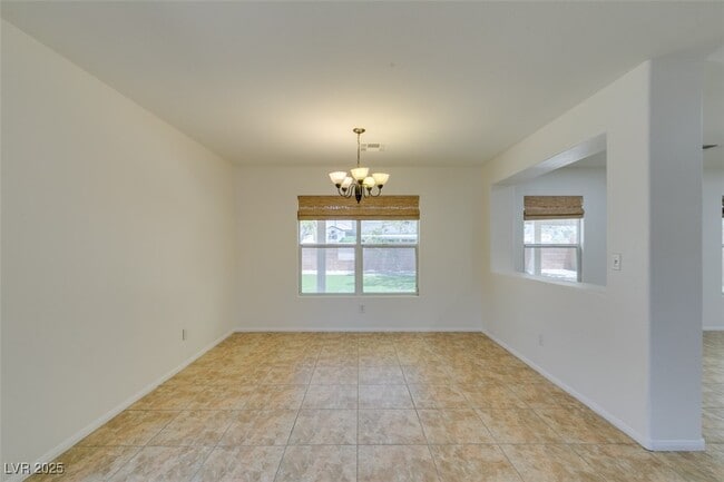 Building Photo - 210 Lynbrook St