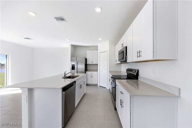 Building Photo - 19558 Fairhill Ct