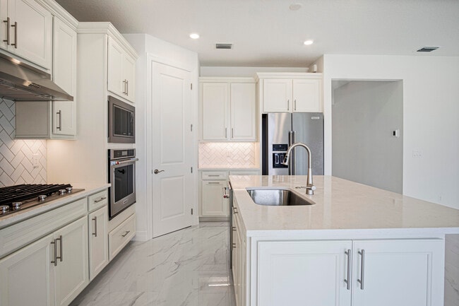 Building Photo - 10353 SW Captiva Dr