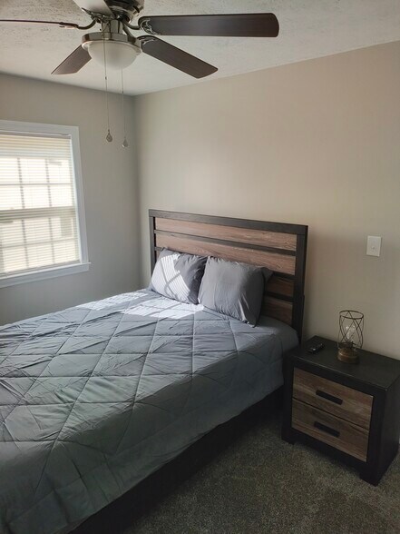 Building Photo - 6231 Lansford Dr