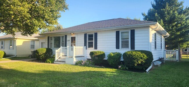 Building Photo - 1209 Parkway Dr
