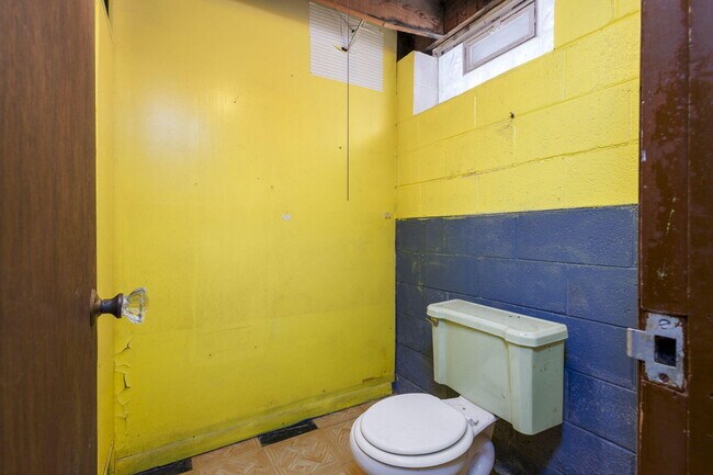 Building Photo - 11156 Outer Dr