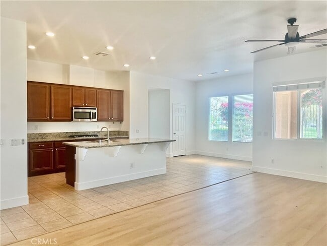Building Photo - 77184 California Dr