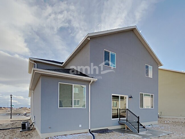 Building Photo - 2431 E Frontier St