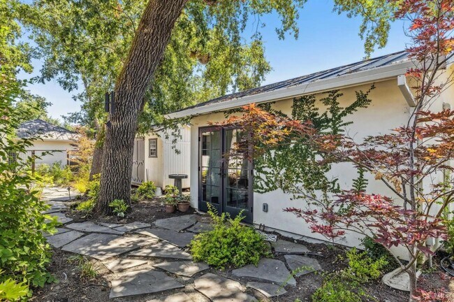 Building Photo - 1929 Mora Ave