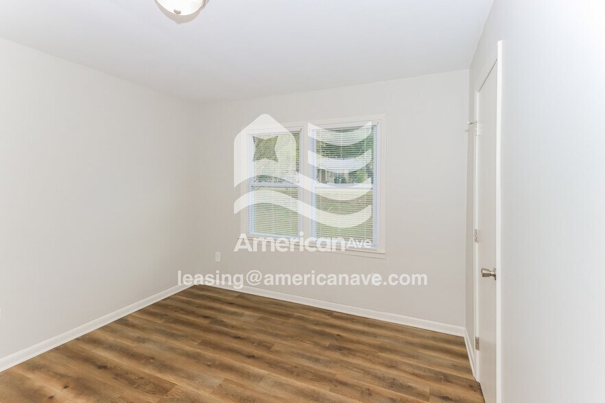 Building Photo - 1570 Engle Dr