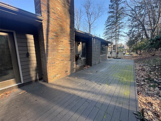 Building Photo - 41 Kenilworth Rd