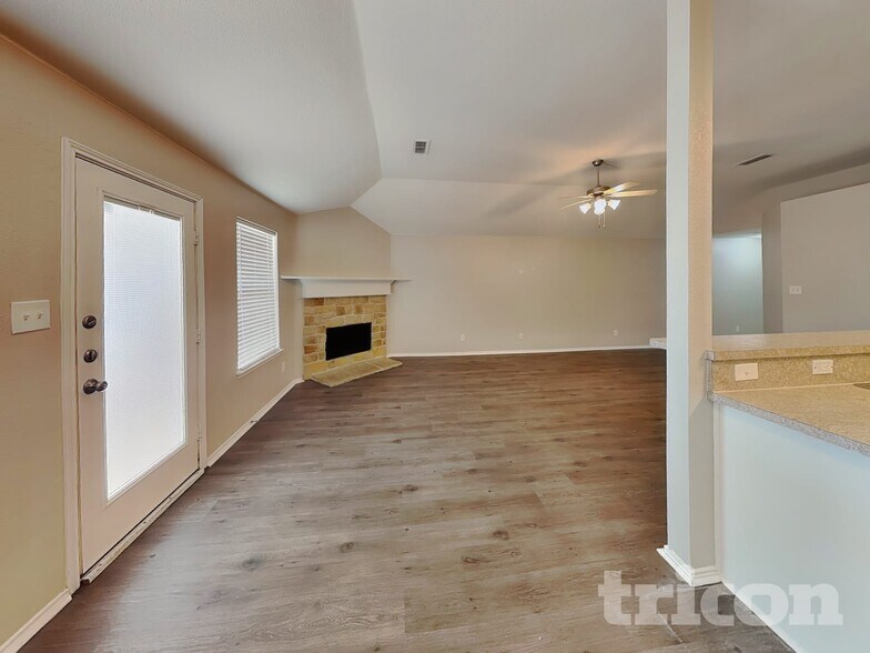 Building Photo - 1584 Sandhurst Dr