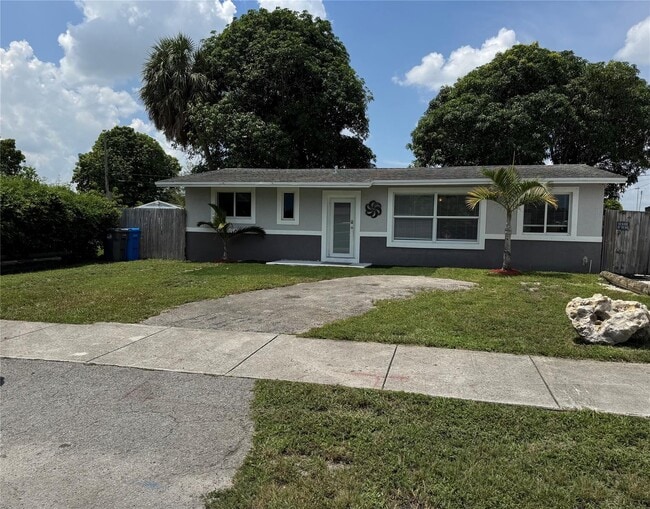 Building Photo - $2,950MONTHLY;3120 SW 35TH AVE WEST PARK, ...