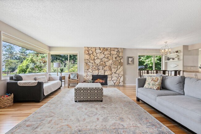 Building Photo - 4bd/2.75ba Seattle House