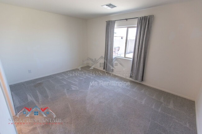 Building Photo - 1474 W Inca Dr