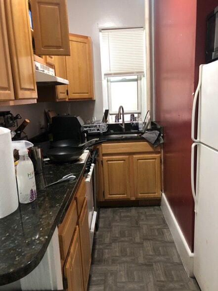 Building Photo - 463 Park Dr